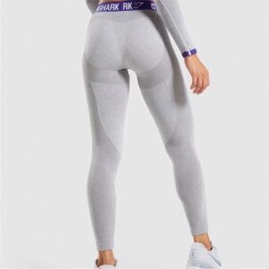 Gymshark- FLEX LEGGINGS LIGHT GREY MARL/INDIGO Size M